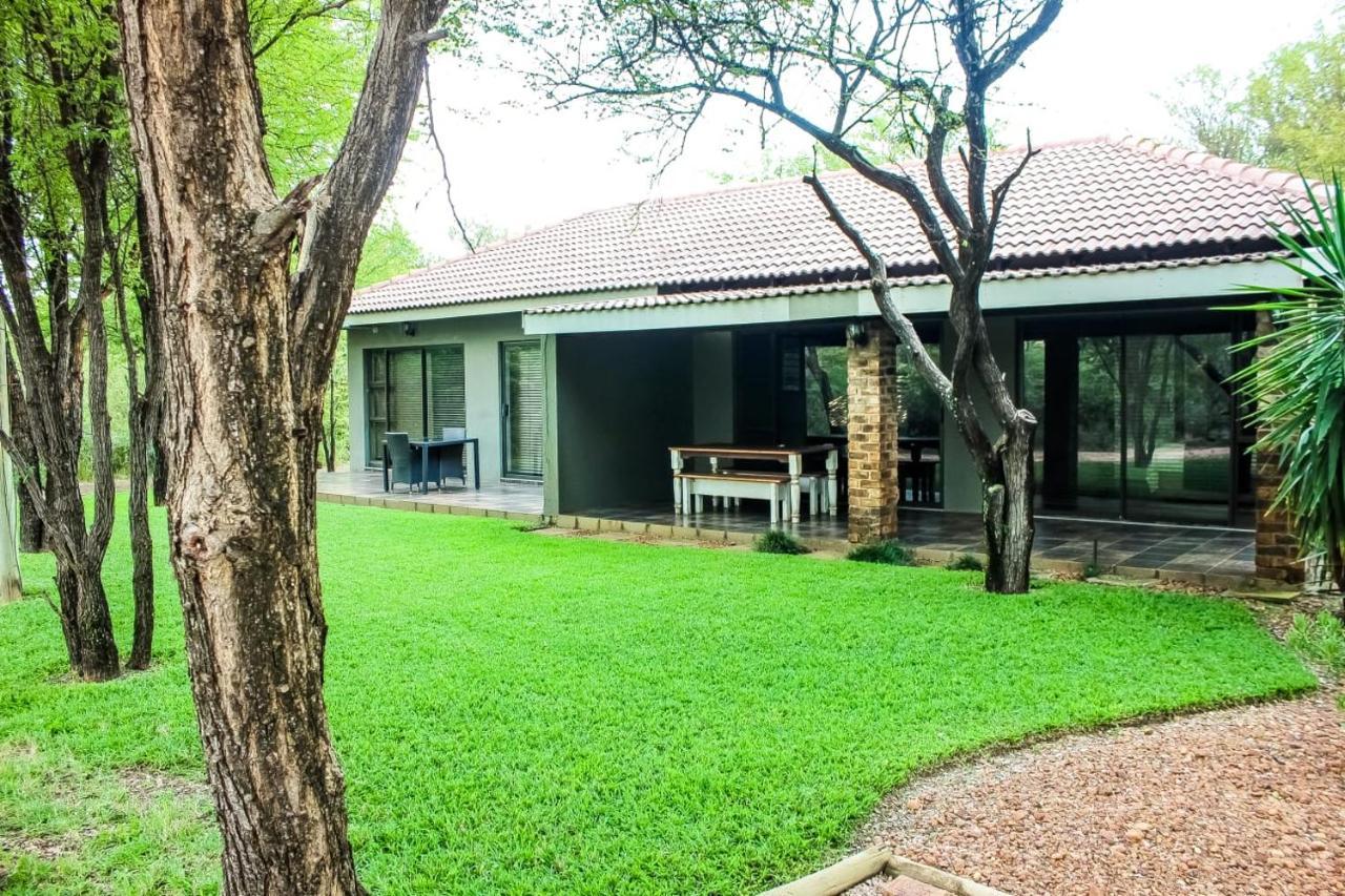 Rip Van Winkel Guest House Lephalale エクステリア 写真